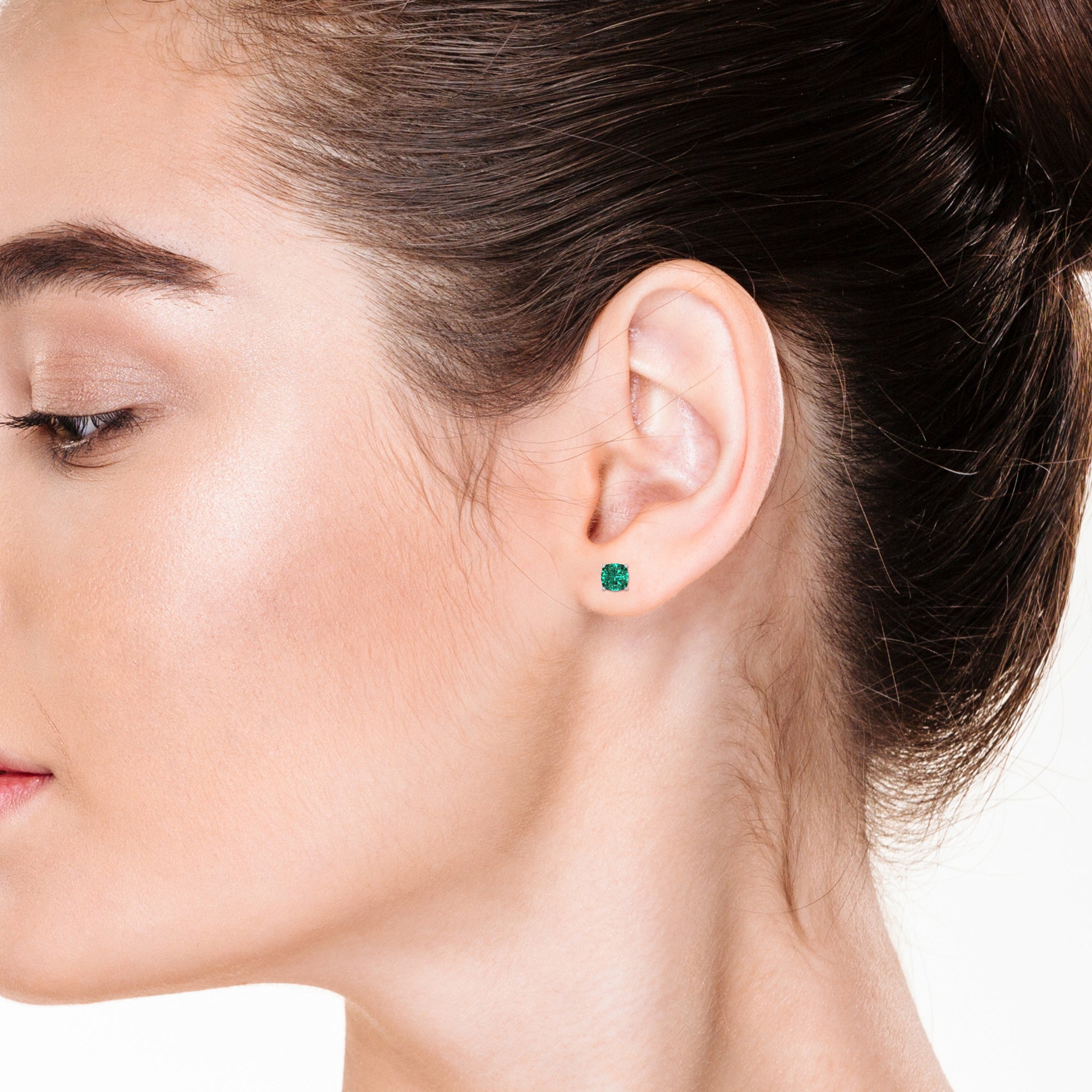 lab grown emerald cushion stud earrings 