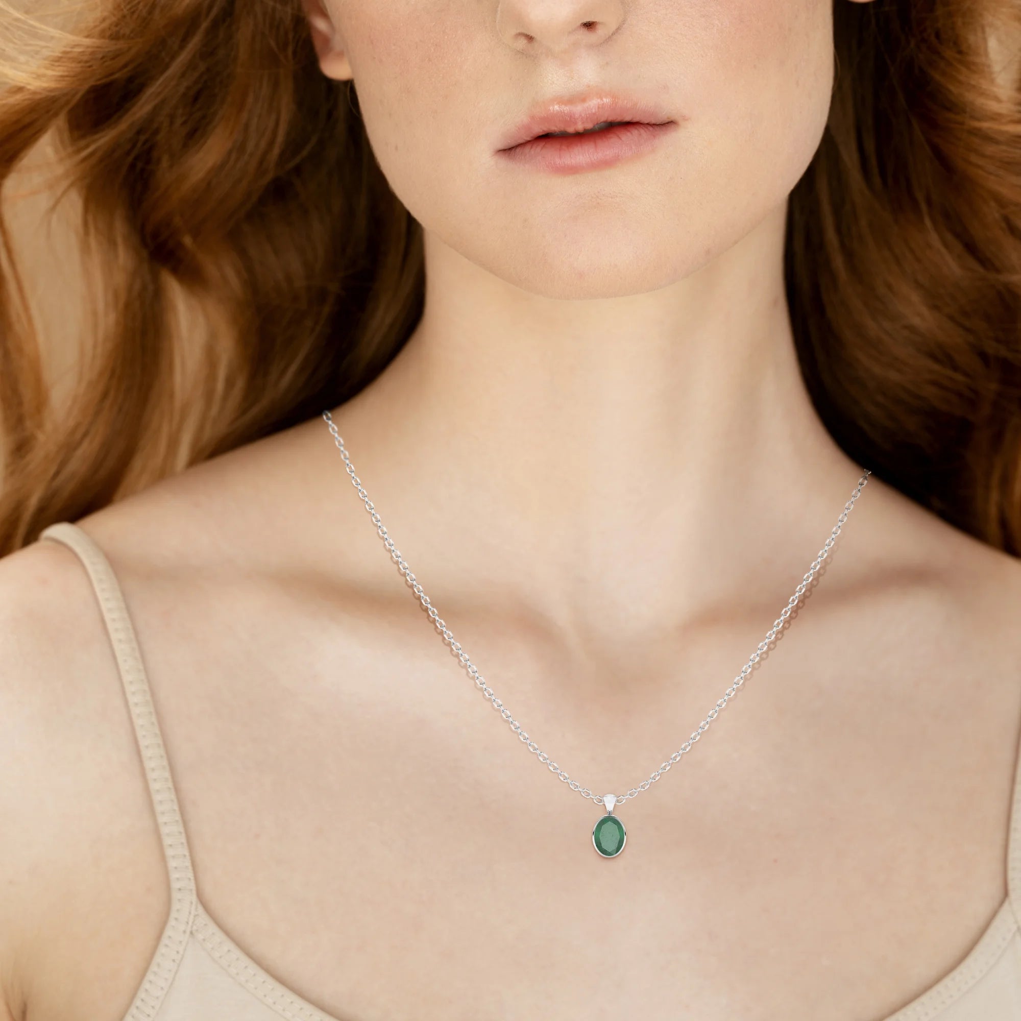 natural emerald oval shape pendant necklace
