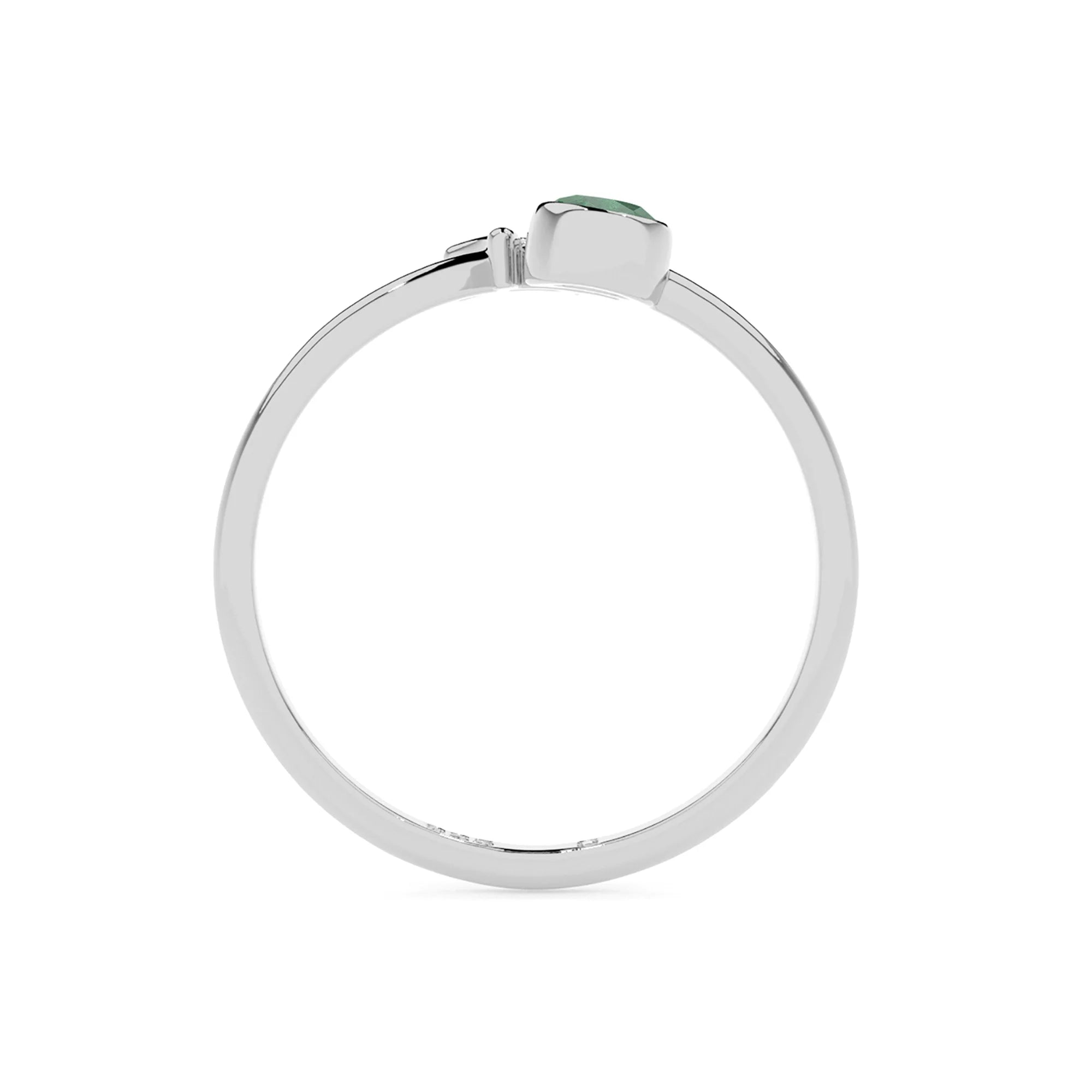 gemini zodiac ring with natural emerald