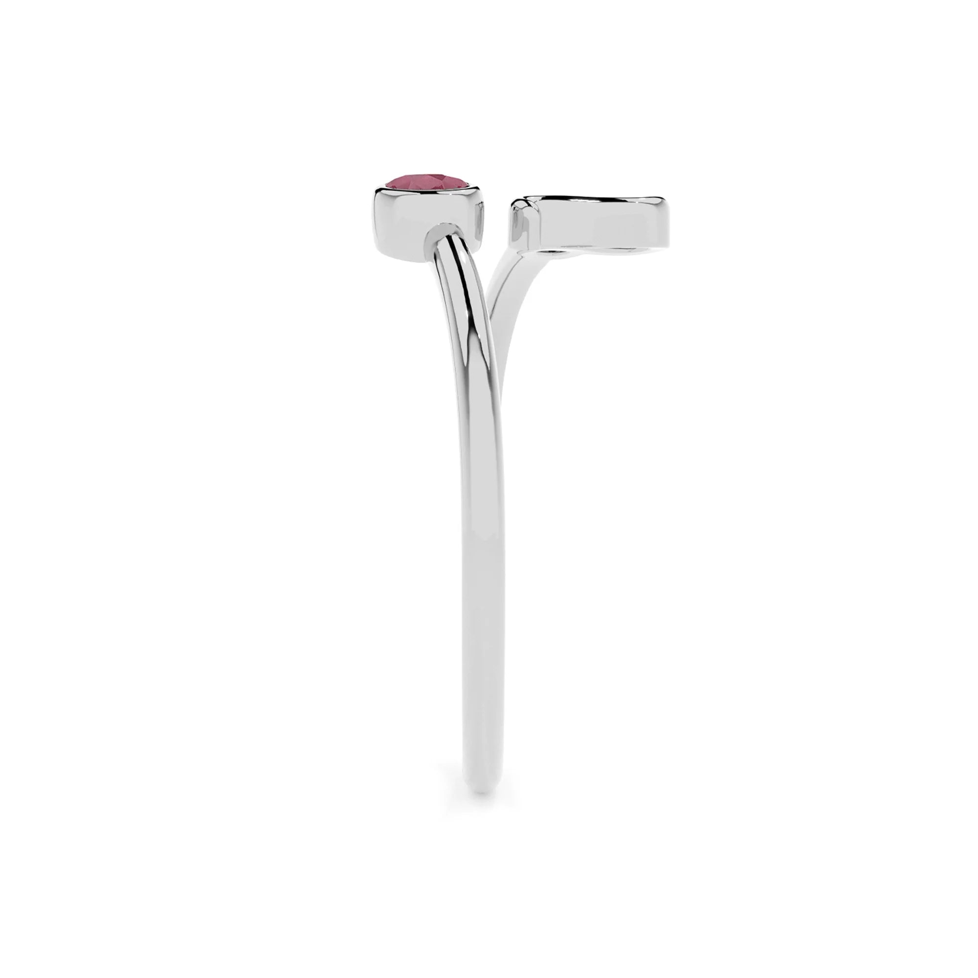 leo zodiac ring with natural ruby